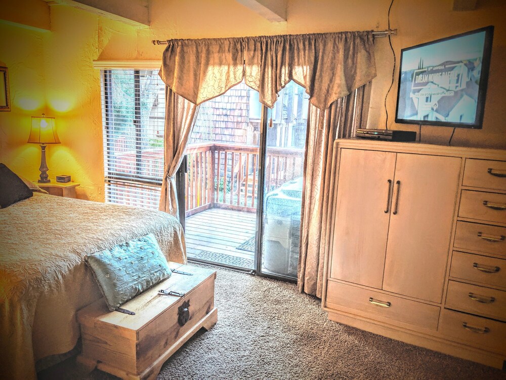 Snow Summit Townhouse Rentals & Sales