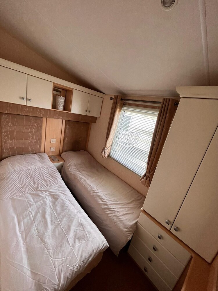 Stunning 2-bed Caravan in Skegness view 3