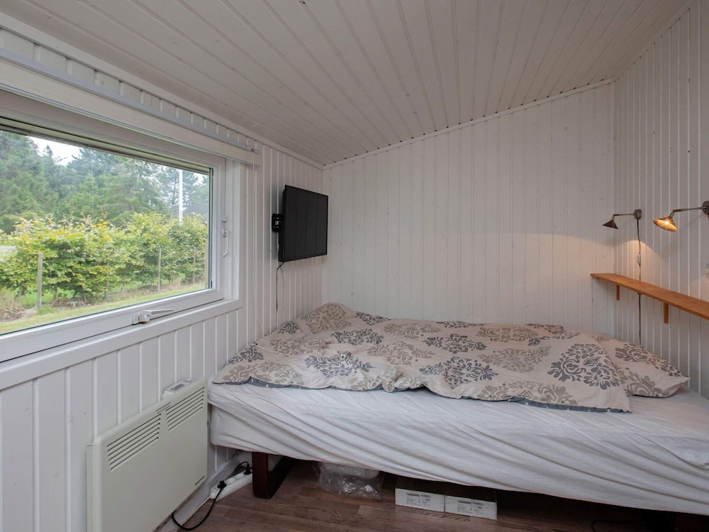 Peaceful Holiday Home in Falster near Sea view 4
