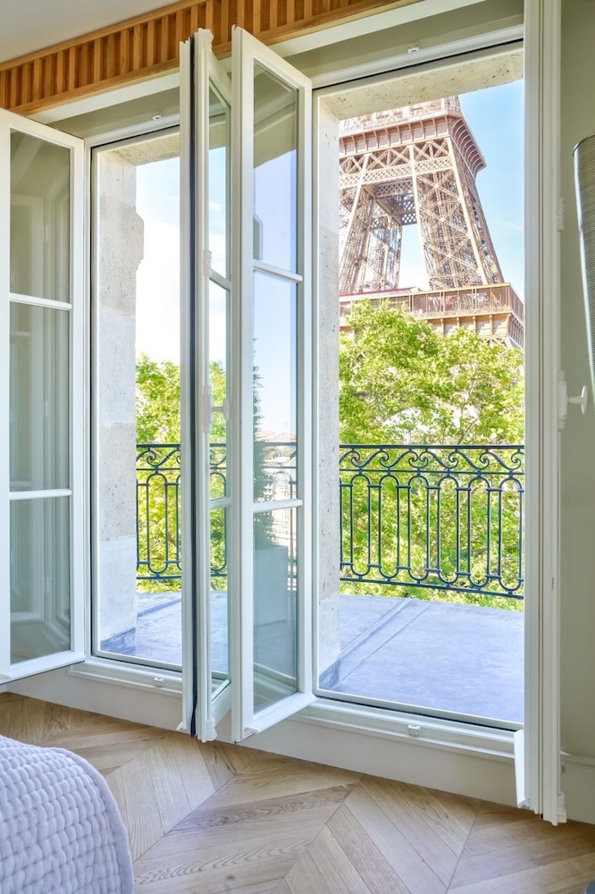 Exceptional Duplex - 4bed/8p - Eiffel Tower View
