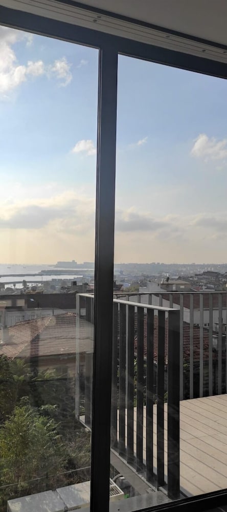 Four-G Hotel - Image 12