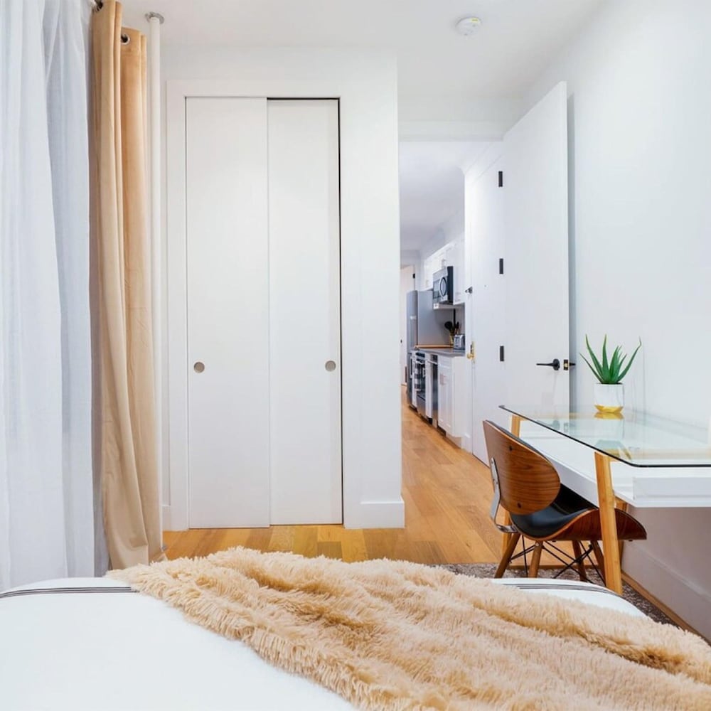 1290-7 New Renovated 2 Bedrooms in UES