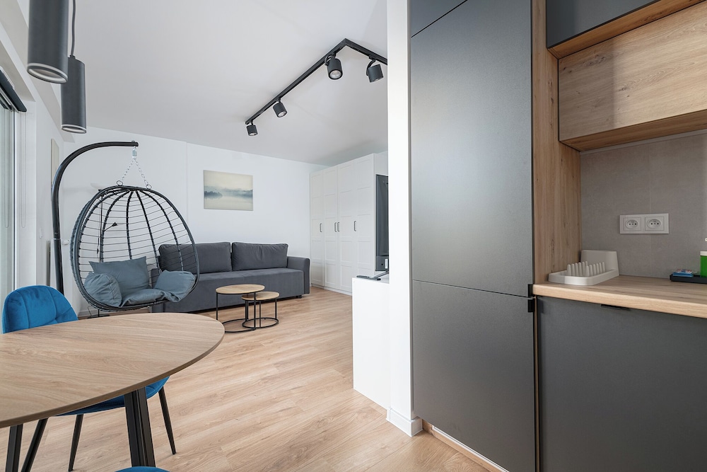 RentPlanet- Apartament Ząbkowska II