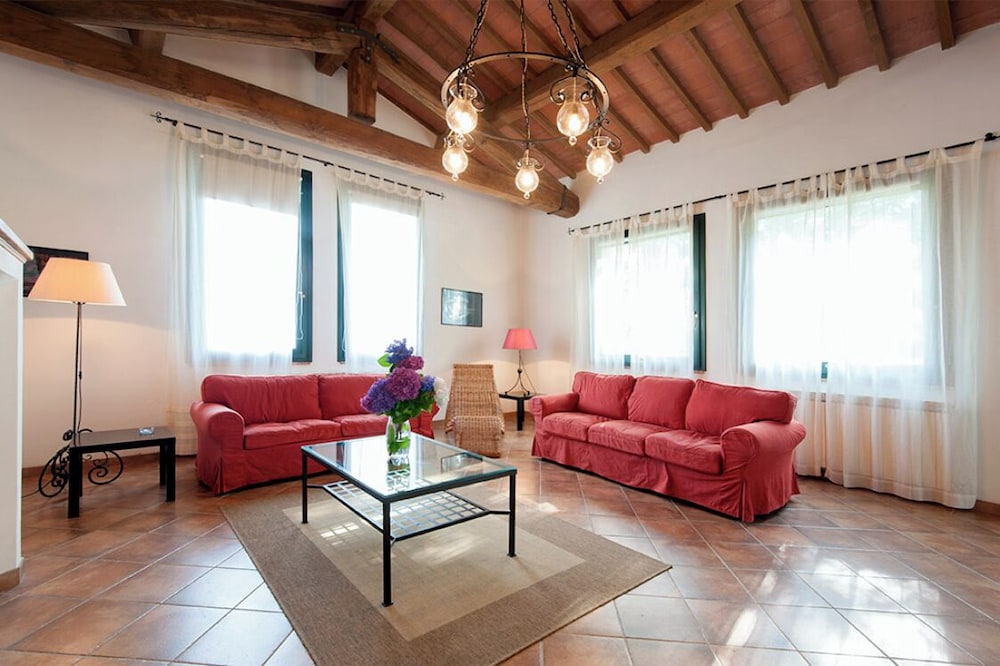 Fattoria Javello Agriturismo La Casaccia