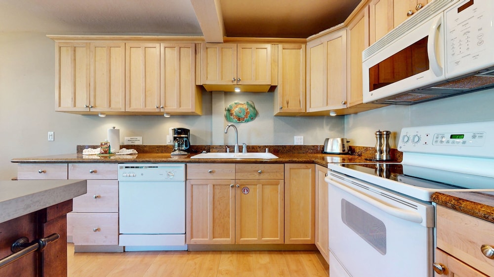 Western Slopes Villas #7 1 Bedroom Condo