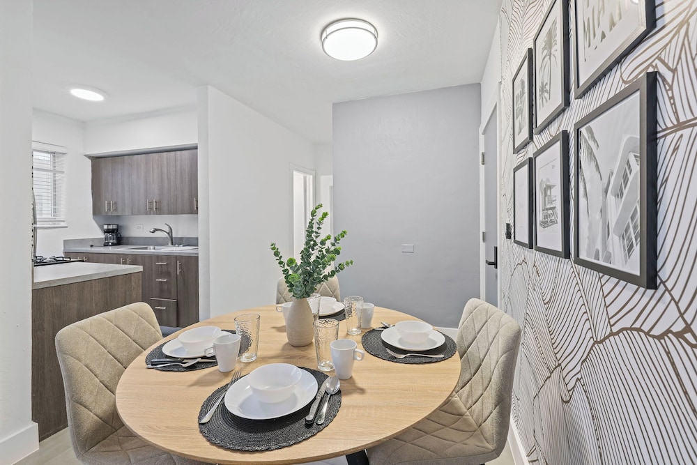Harding Avenue Apartments by Andes STR