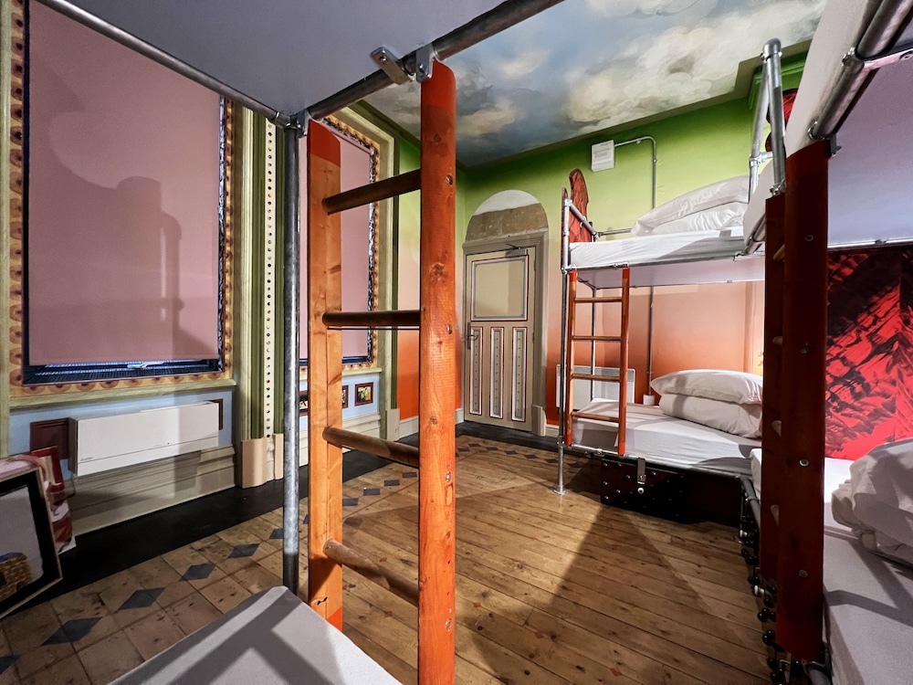 Art Hostel