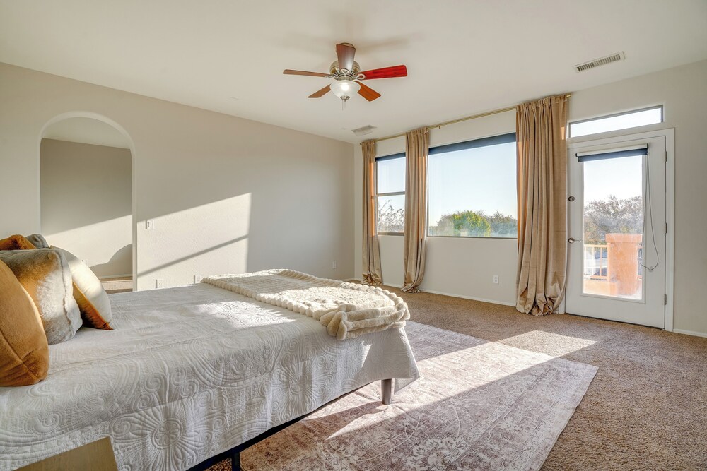 Close to Golf & Hiking: Home in Litchfield Park