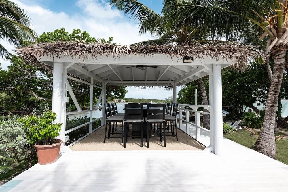 Middle Cay Estate 7 Bedroom Estate