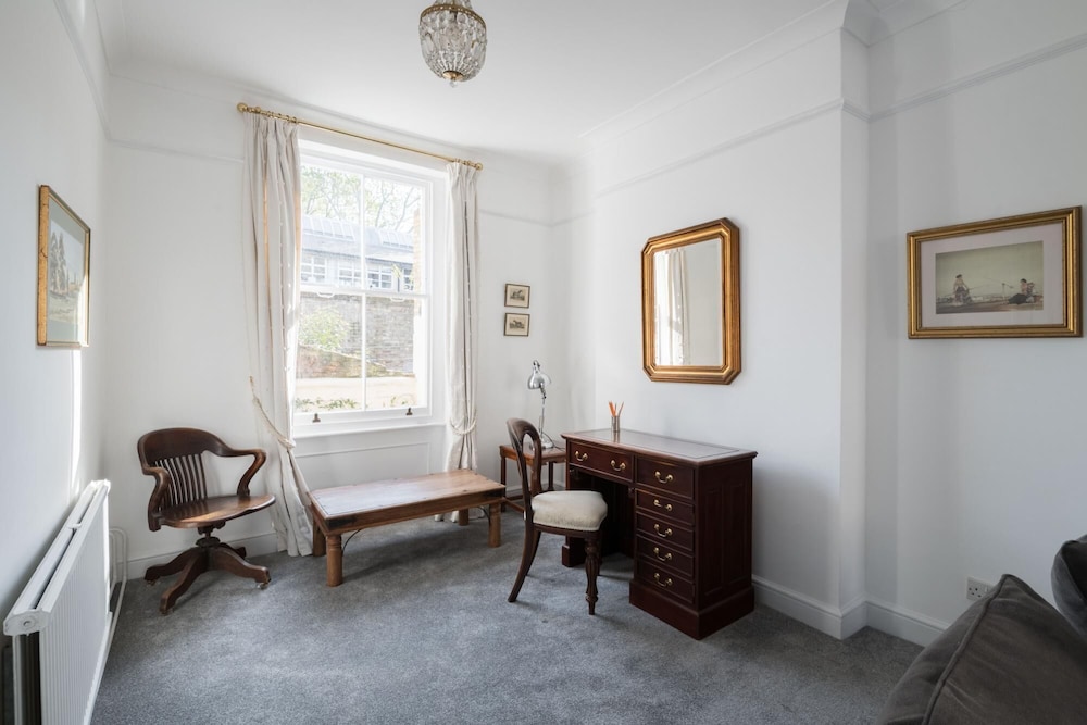Stylish Sloane Square Home Close to Victoria