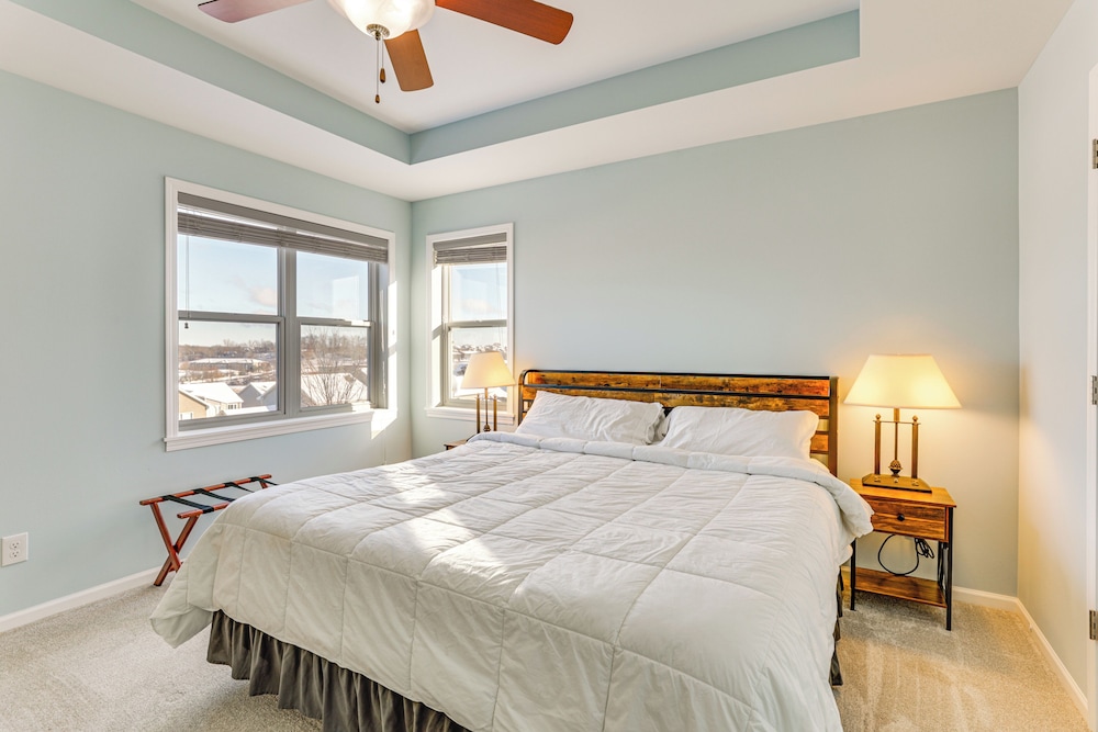 10 Mi to Dtwn Madison: Home w/ Large Yard!