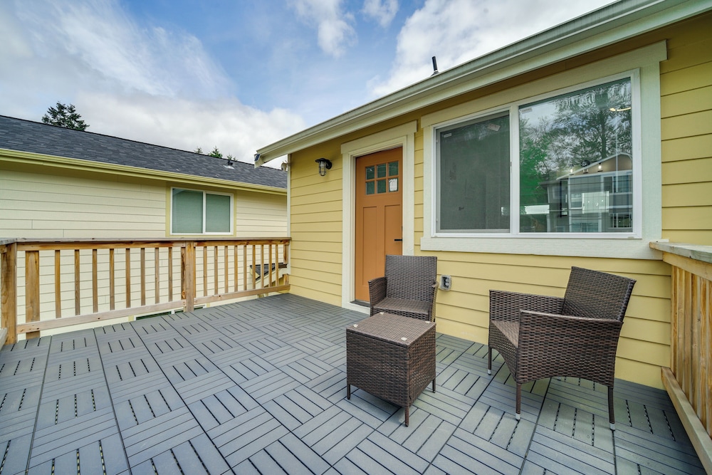 4 Mi to Dtwn: Modern Tacoma Home w/ Spacious Yard
