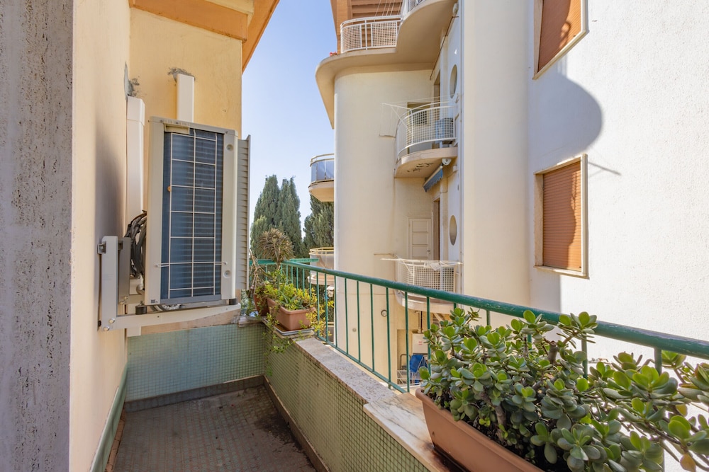 Tennis Flat With Sea View by Wonderful Italy