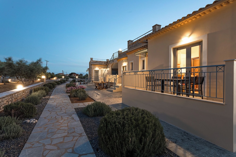 Sundymaria Apartments