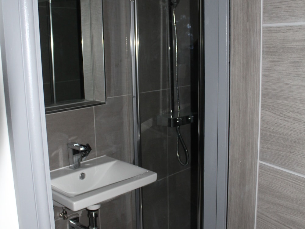 Townhouse @ 282 Walthall Street Crewe