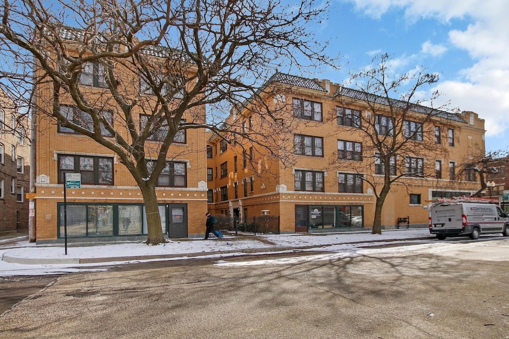 Homey 1BR - Eastwood 2S