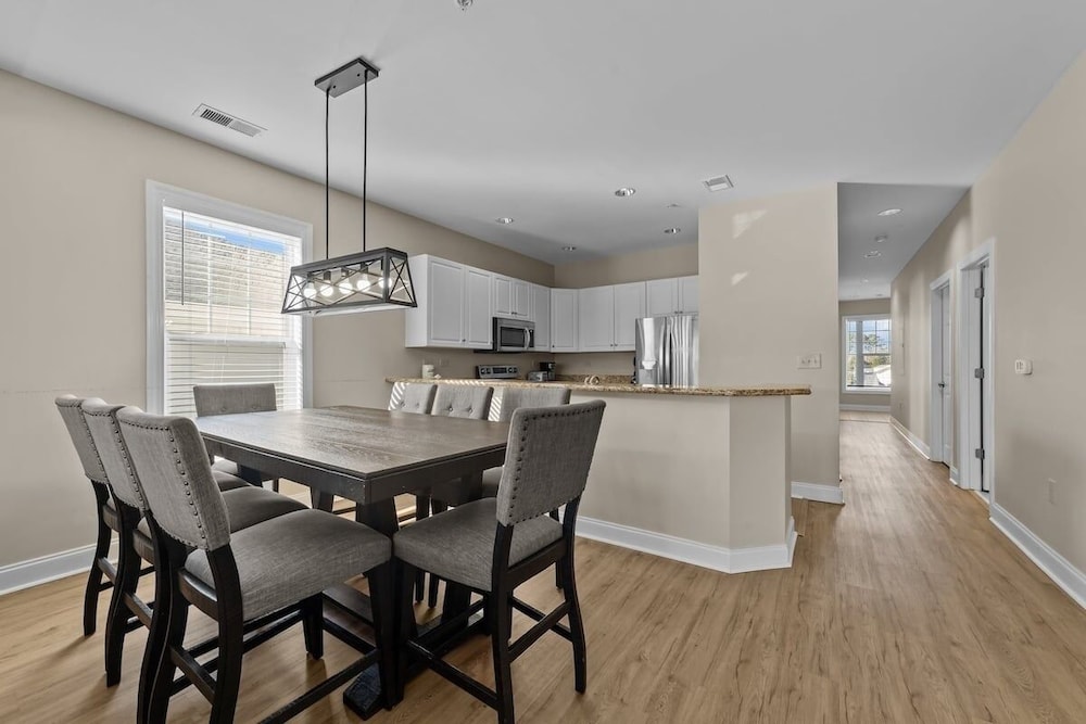 World Tour 306b 3 Bedroom Condo