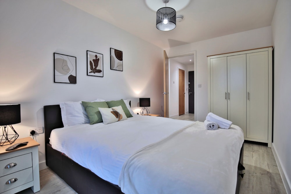 Manchester - 2-bed Apartment - Sleeps 4 - Wifi