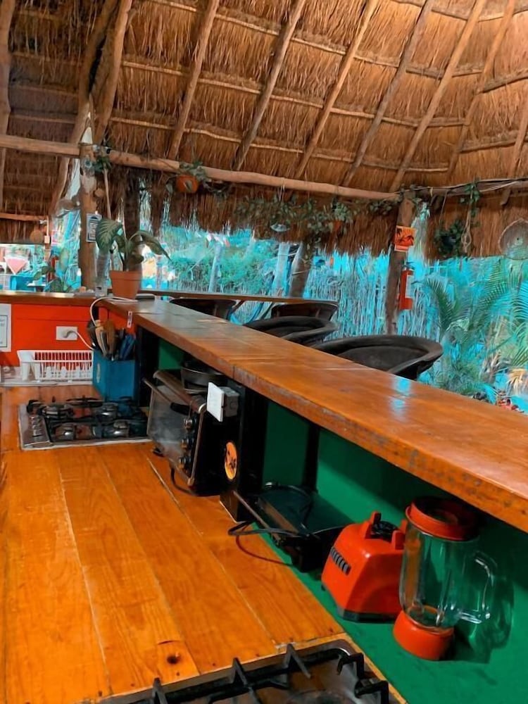 Kin Hostal and Camping