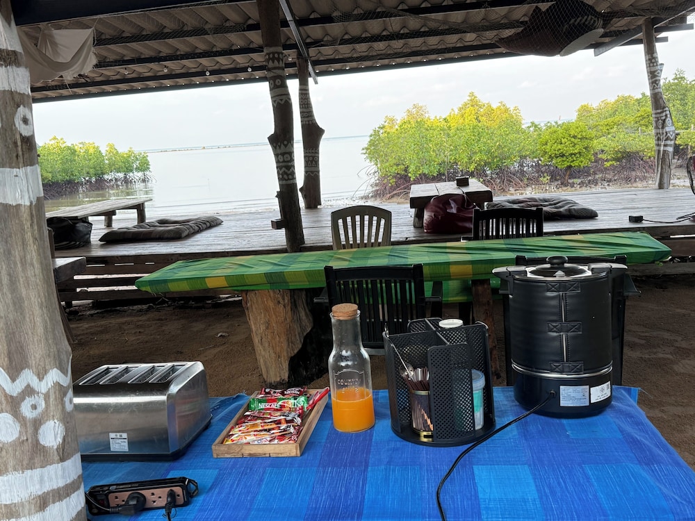 Baan Plai Laem Homestay