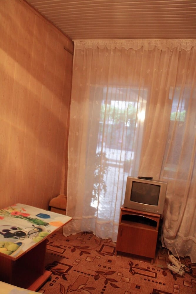Dzhuv - house view 4