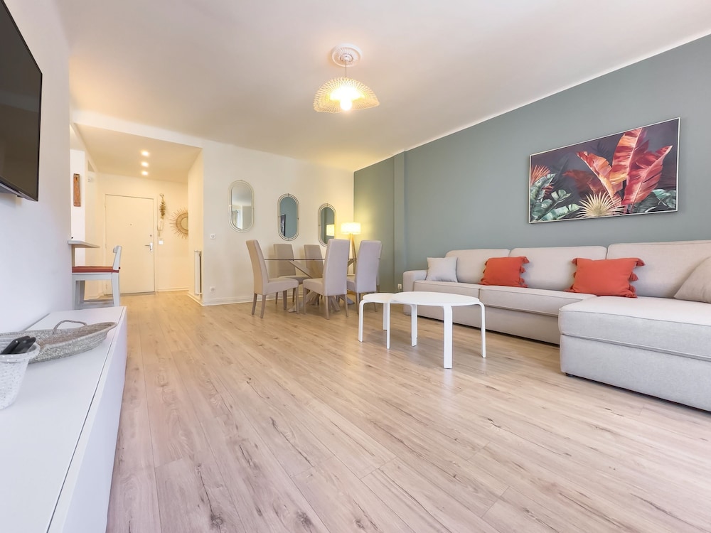 Le Palm in Cannes With 1 Bedrooms and 1 Bathrooms