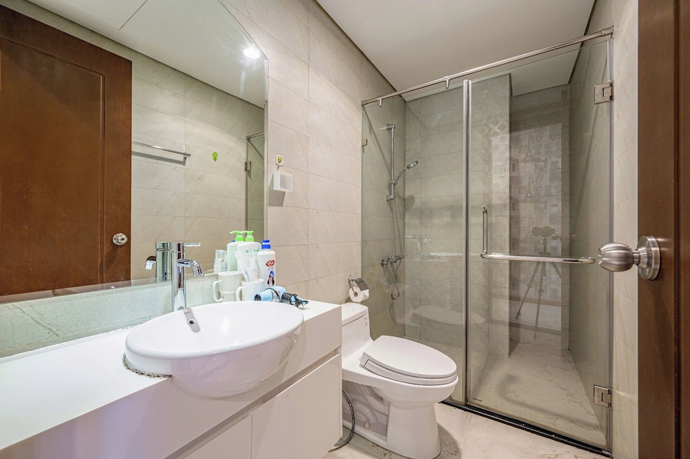 The Aquamarine Landmark Suites - Poolside Access at L4B