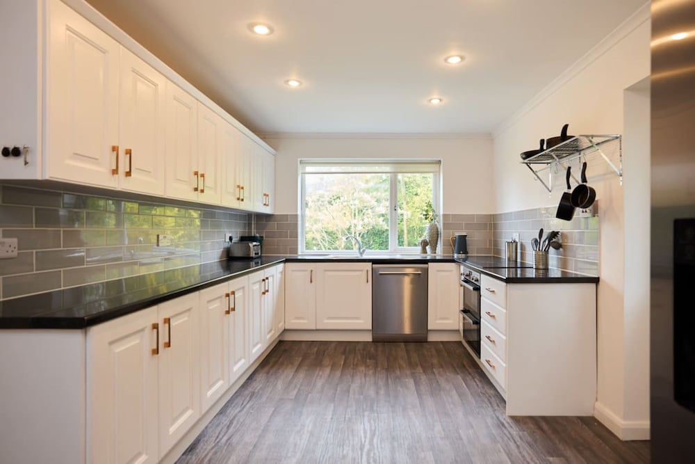 The Oxford Garden House - Spacious 5-bed Oxford Home With Garden Balcony