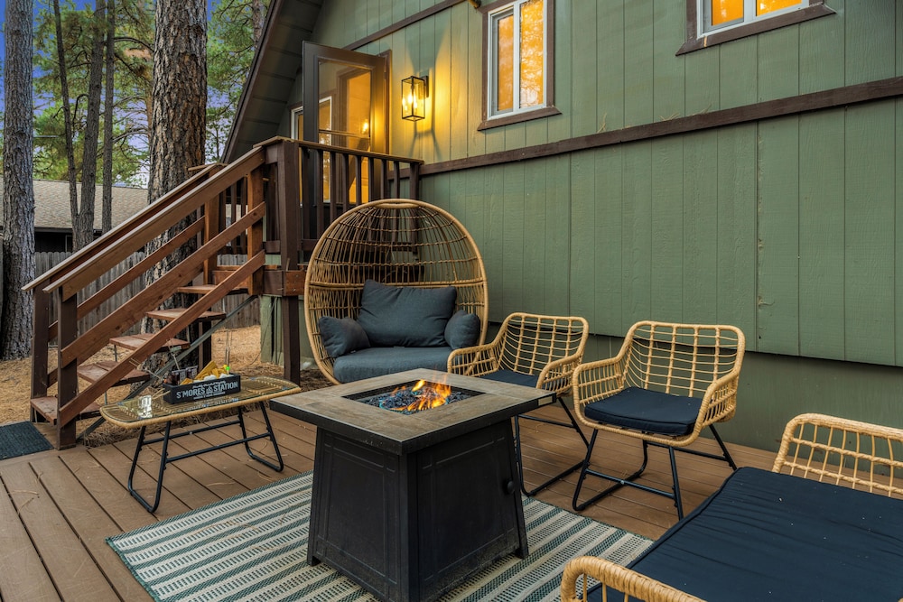 Hotel Blue Canyon - Image 1