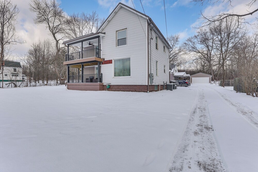 3 Mi to Downtown Youngstown: Updated Apartment