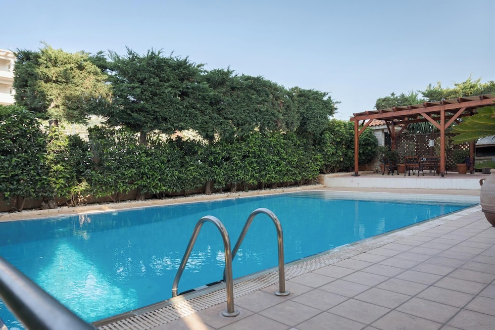 Majestique South Riviera Residence