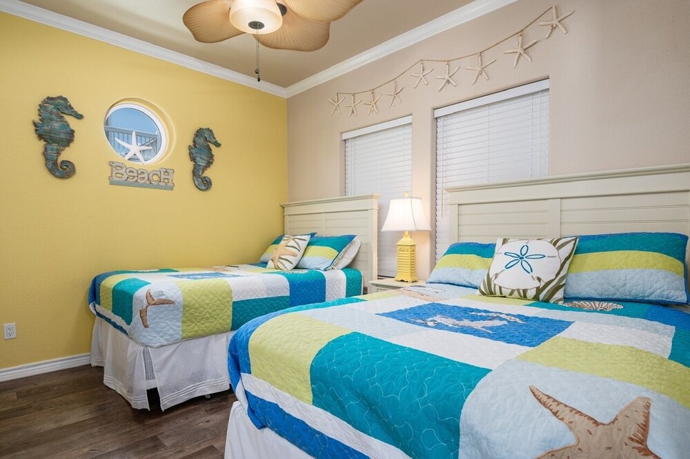 Pair-a-dice 3 Bedroom Home by RedAwning view 5