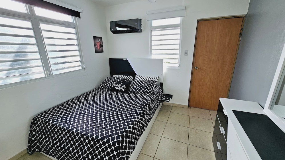 Cozy and Modern Apartment Black & White With Jacuzzi on Terrace view 4