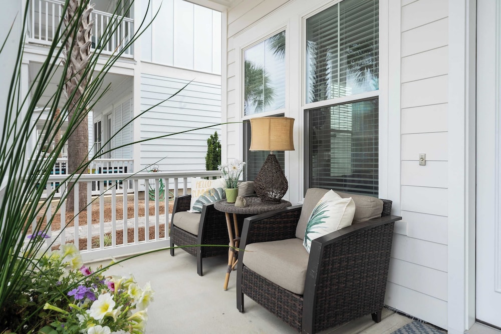 Pool, Patio & Outdoor Dining + Walk to Shore, Pier Park Sanctuary on Sands