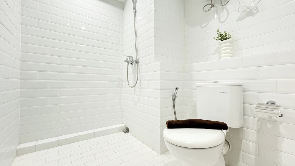 Spacious 3Br At Kingland Avenue Apartment
