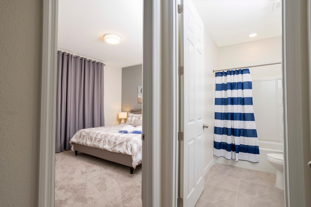 2182 FMP - 4BR Luxury Townhome Pool Disney Solara Retreat view 5