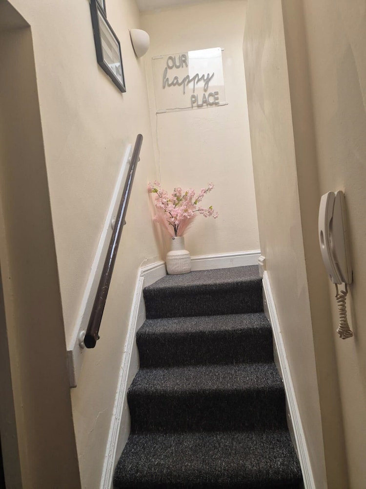 1 Bed-sleeps 2-city Centre-no Free Parking