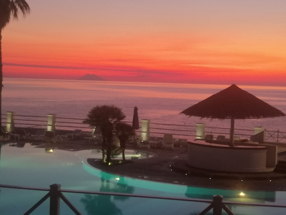 Cala Petrosa Resort