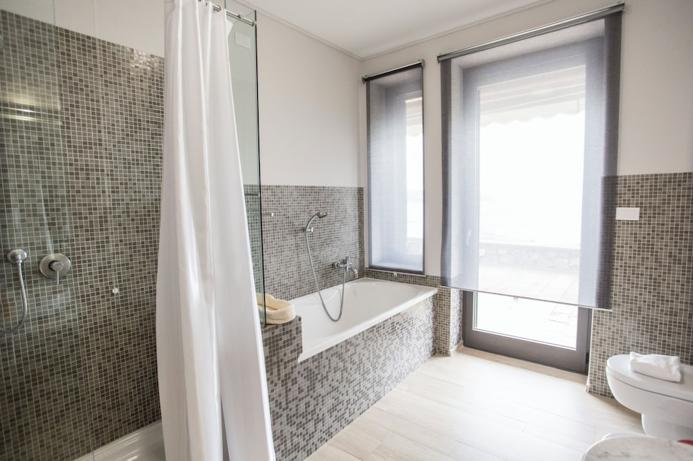Mira-mare Apartments & Suites