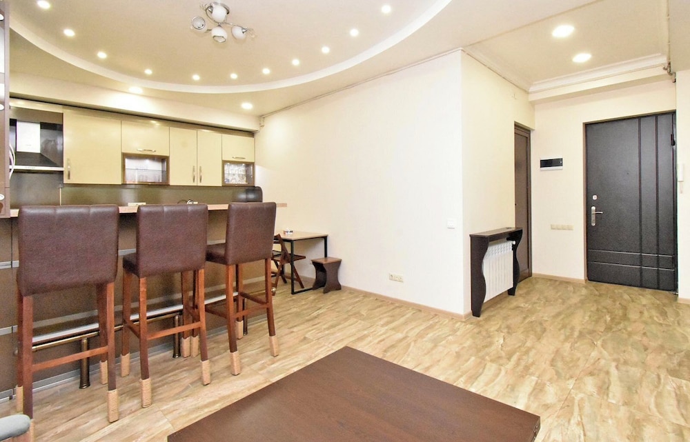 Apartment on Yekmalyan street