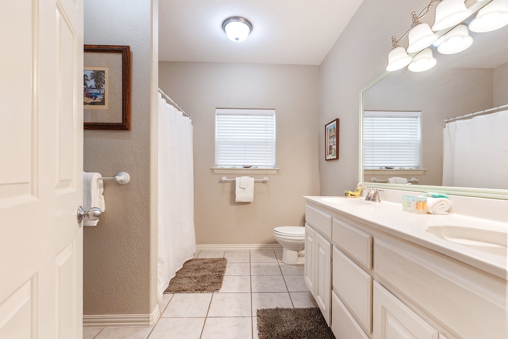 Beach Front Baby Ocean Views, Golf Cart & Pet Friendly!