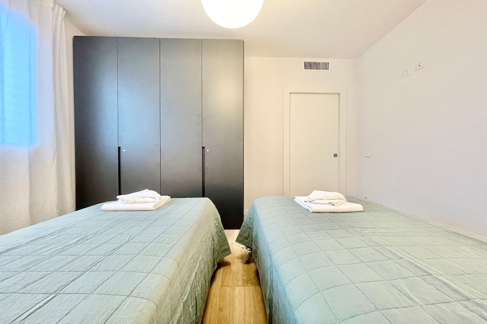 Modern House Apartment 4