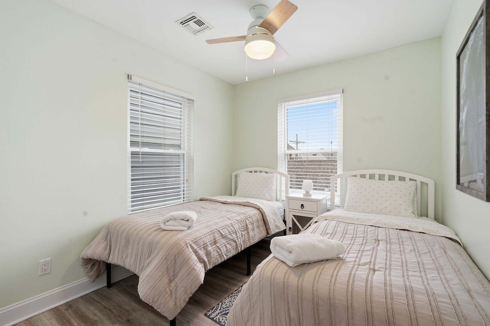 Sea Bright Gem Steps To Beach + Parking 4 Bedroom Home
