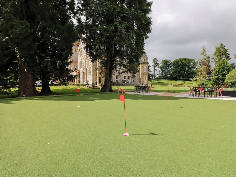 The Arthur Suite Stone Cross Mansion
