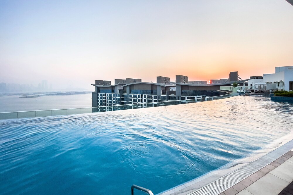 Ideal 1BR with Sea View on Palm Jumeirah