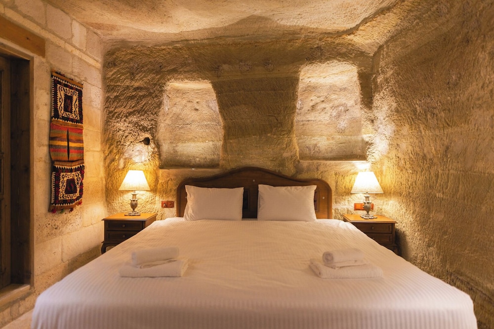 Memory Cave House