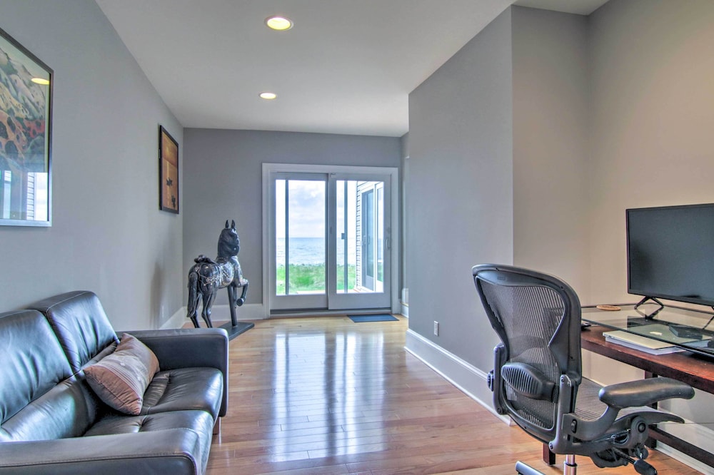 Bayfront Gem w/ Amazing Water Views + Pond!