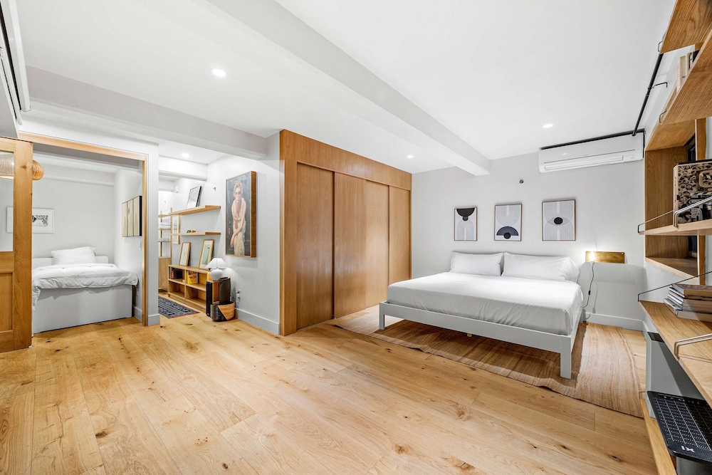 Havemeyer by Rove Travel Duplex Loft w Terrace