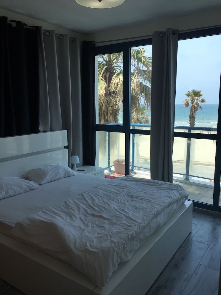 The Sea Apartments Tel Aviv by different locations