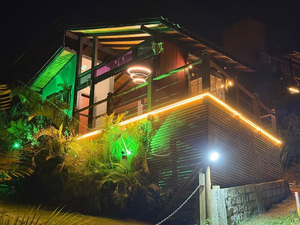 Bangalô House - Praia do Rosa SC
